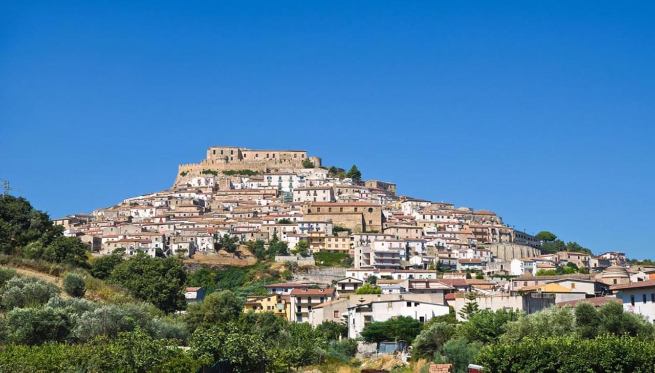 Sulle Orme Di Federico II Appartement Rocca Imperiale Buitenkant foto