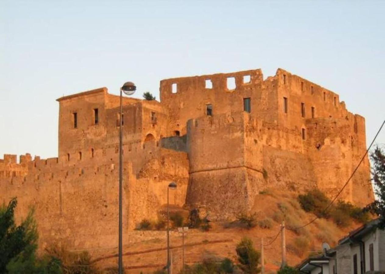 Sulle Orme Di Federico II Appartement Rocca Imperiale Buitenkant foto